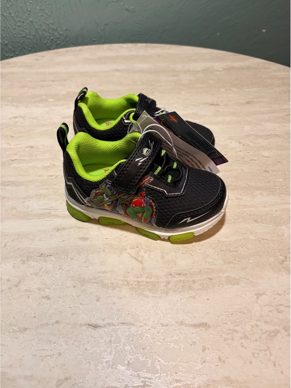 Size 6C Nickelodeon Teenage Mutant Ninja Turtles Boys' Light-Up Sneakers Size 6 - Picture 4 of 4